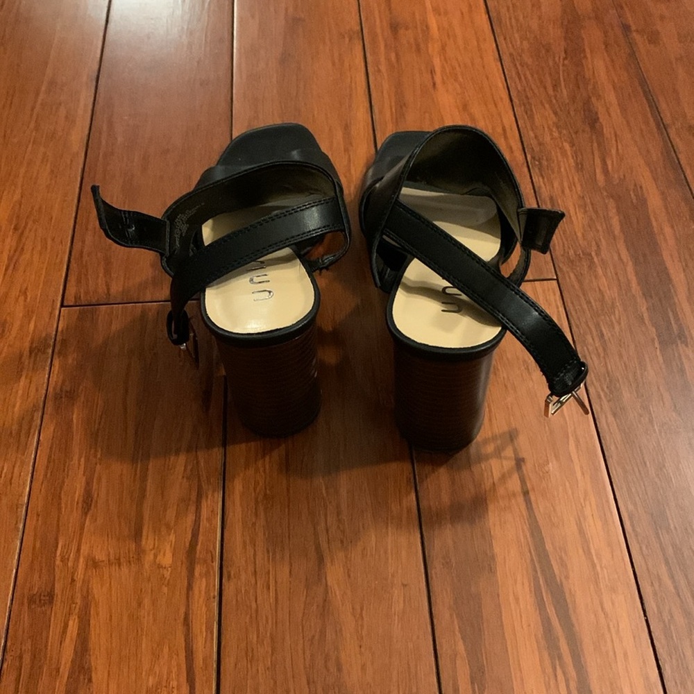 Heels - Picture 3 of 7